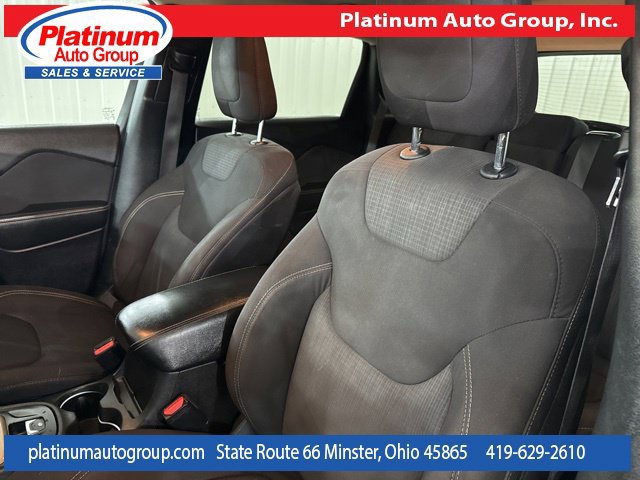 Used 2015 Jeep Cherokee Latitude w/ Comfort/Convenience Group AWD/4WD image 11