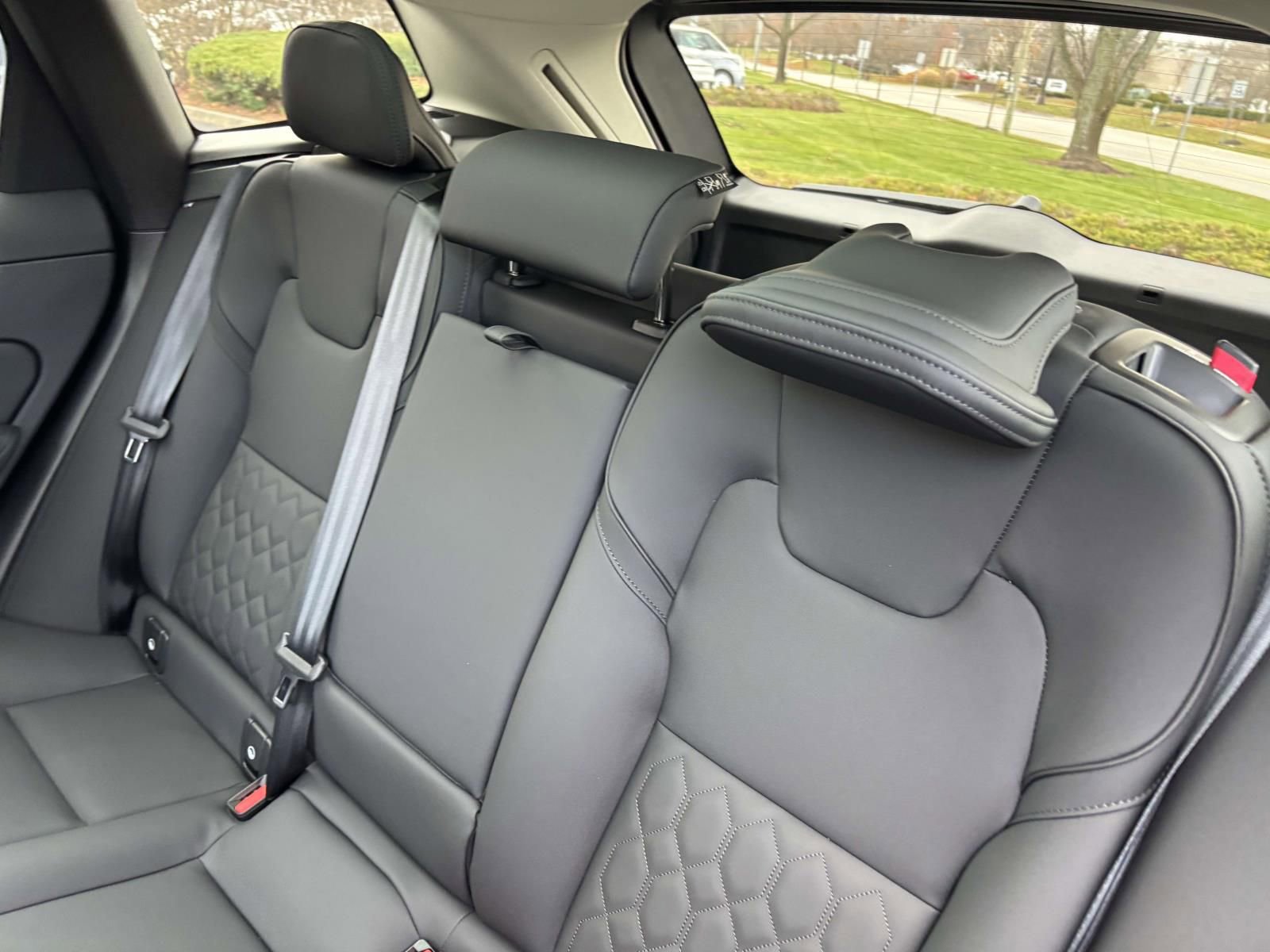 New 2026 Volvo XC60 B5 Plus w/ Protection Package Premier AWD/4WD image 25