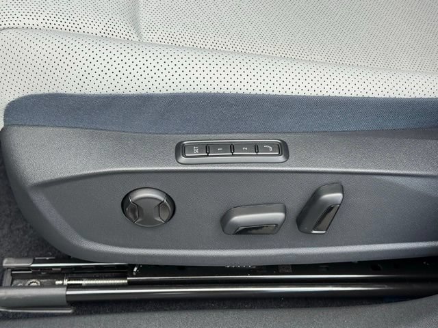 New 2025 Volkswagen ID.4 Pro S Plus AWD/4WD image 29