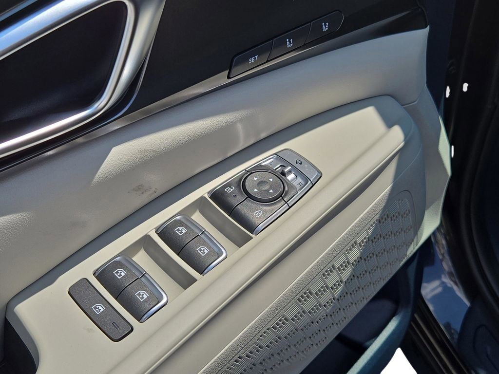 New 2026 Kia Carnival SX w/ SX Dark Edition Package image 16