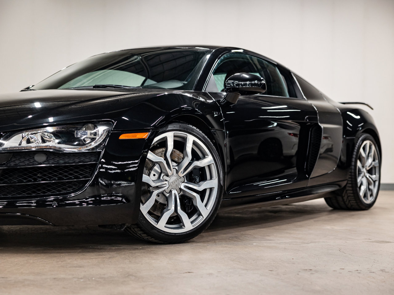 Used 2009 Audi R8 V10 image 16