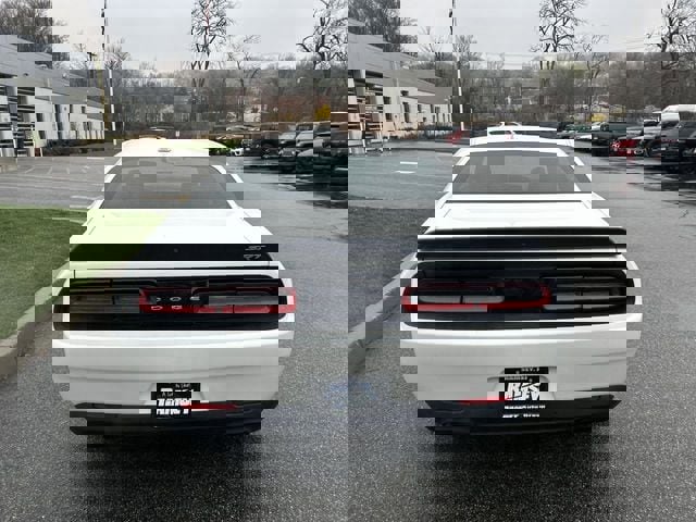 Used 2016 Dodge Challenger SRT Hellcat image 7