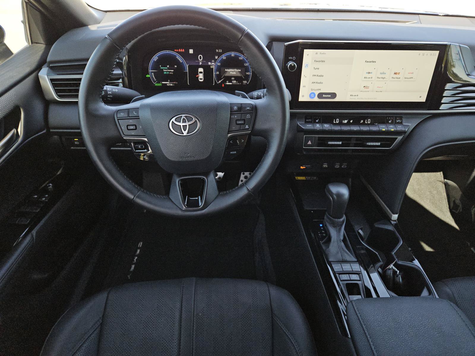 Used 2025 Toyota Camry XSE FWD image 11