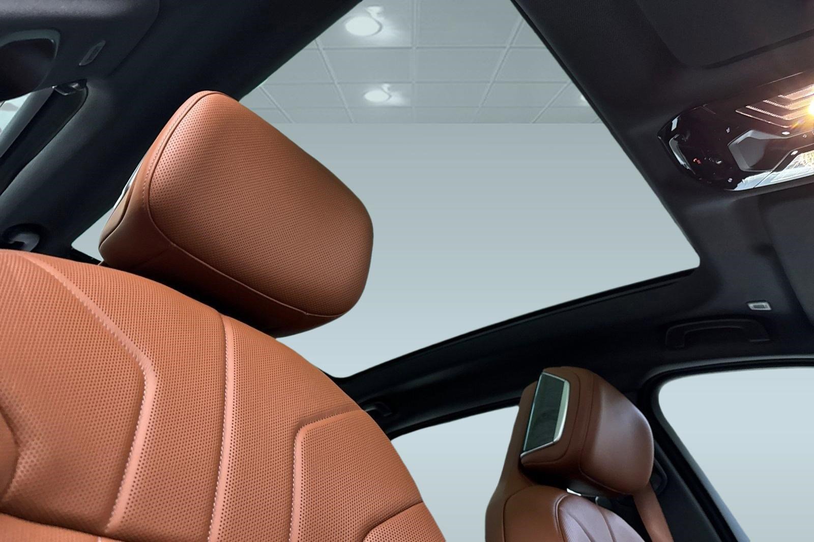 New 2026 BMW 750e xDrive AWD/4WD image 15