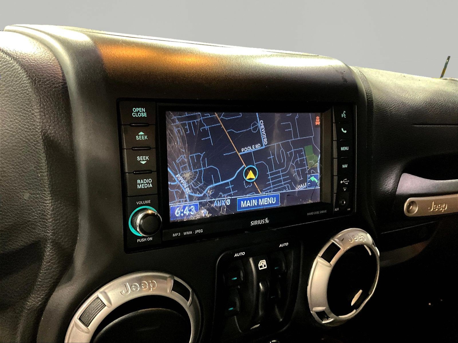 Used 2015 Jeep Wrangler Unlimited Sahara w/ Connectivity Group AWD/4WD image 14