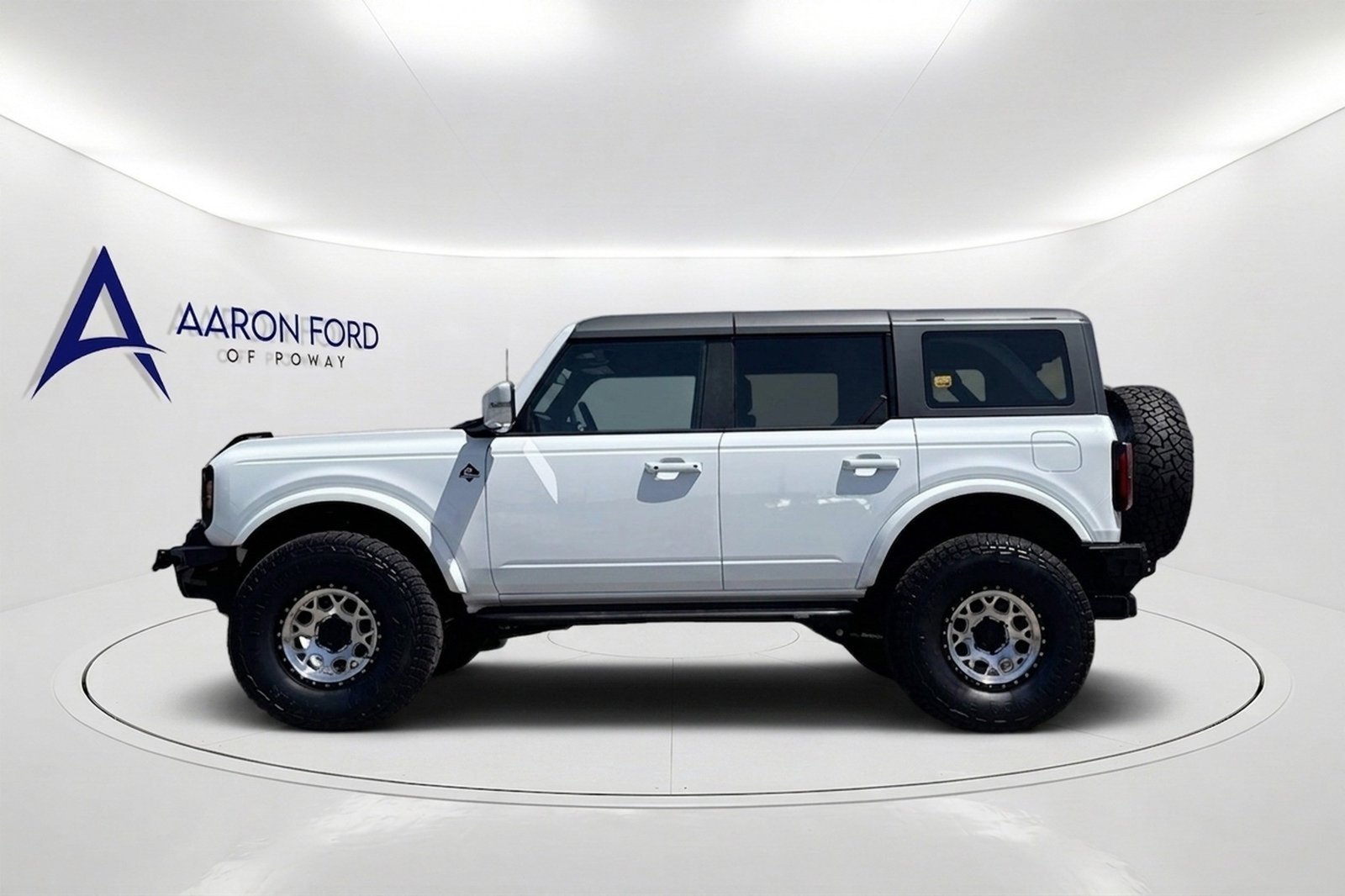 New 2025 Ford Bronco Outer Banks AWD/4WD image 2
