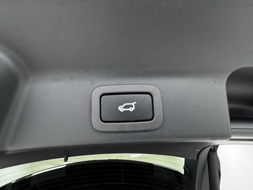 Used 2020 Jaguar F-PACE S image 35