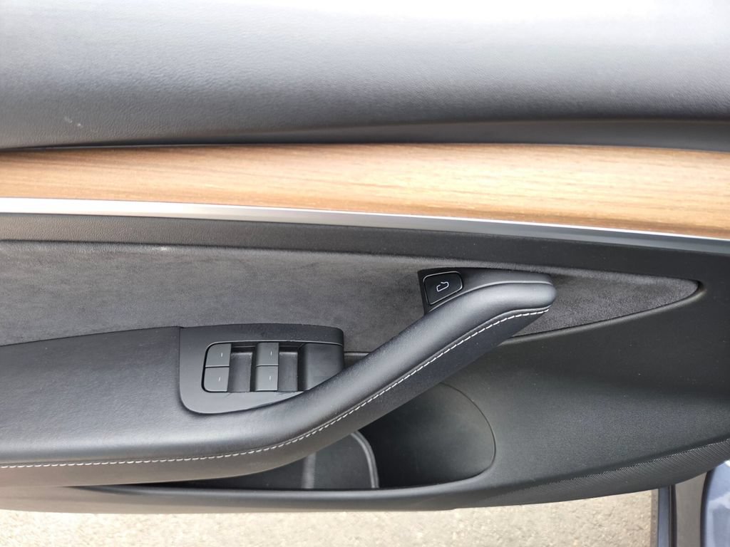 Used 2023 Tesla Model 3 Standard Range RWD image 23
