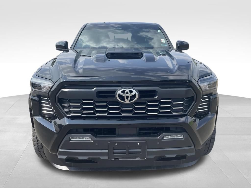Used 2025 Toyota Tacoma TRD Sport w/ TRD Sport Upgrade Package AWD/4WD image 18