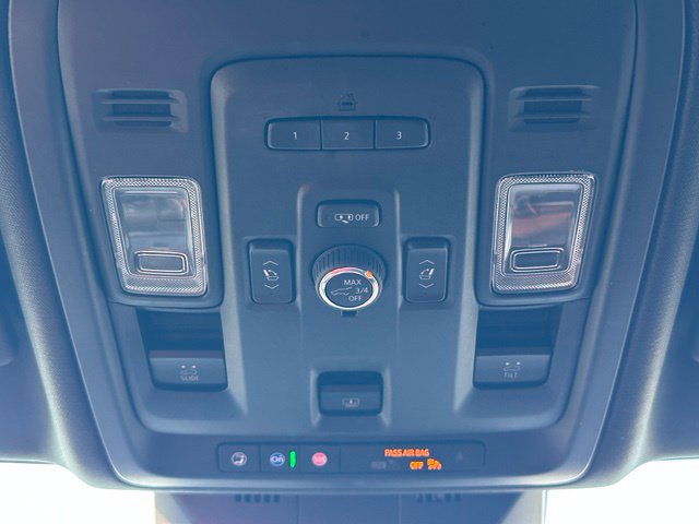 Used 2023 Cadillac Escalade Premium Luxury AWD/4WD image 37