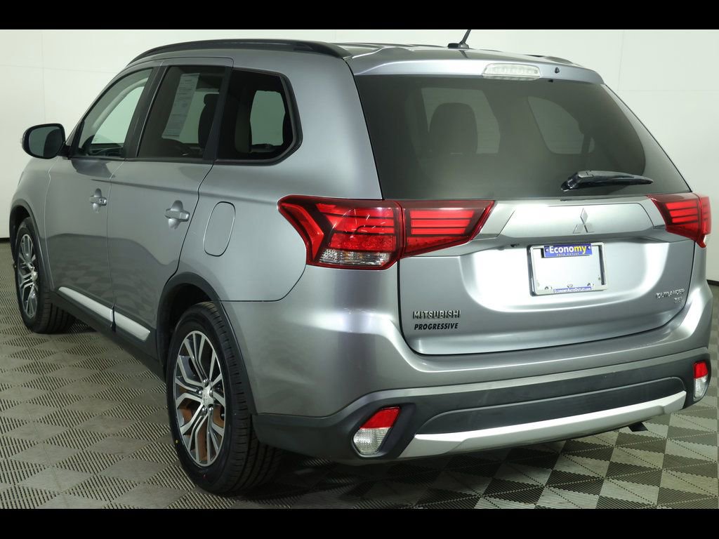 Used 2016 Mitsubishi Outlander SEL AWD/4WD image 6