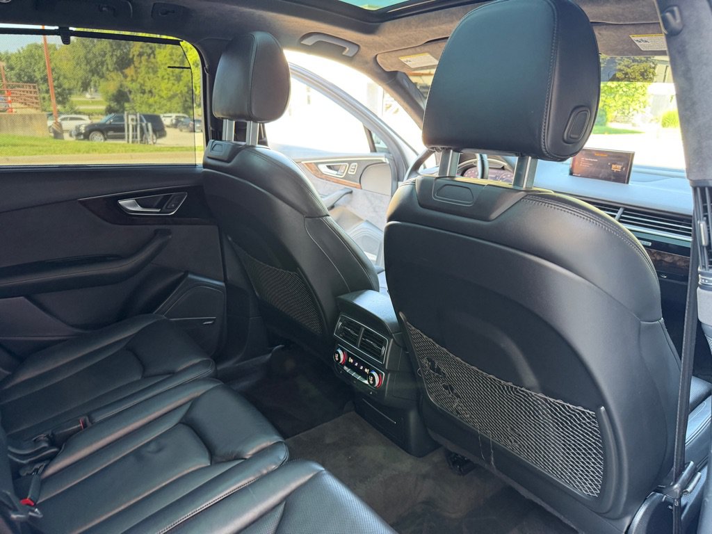 Used 2017 Audi Q7 3.0T Prestige w/ Prestige Package AWD/4WD image 25