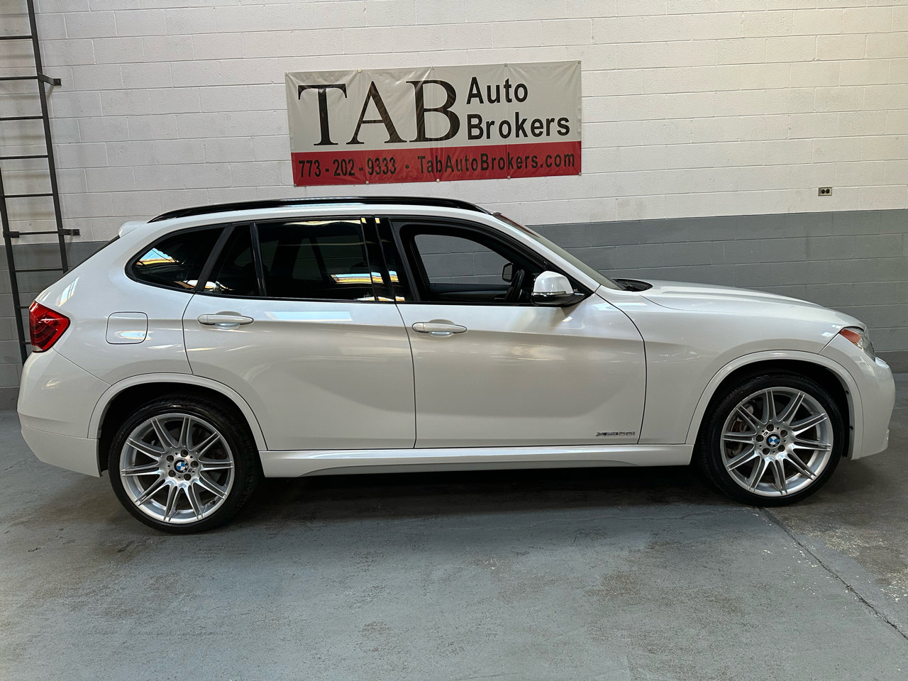 Used 2014 BMW X1 xDrive35i w/ M Sport Line image 2
