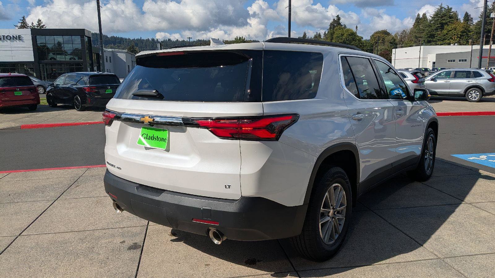 Used 2023 Chevrolet Traverse LT w/ LPO, Floor Liner Package AWD/4WD image 4