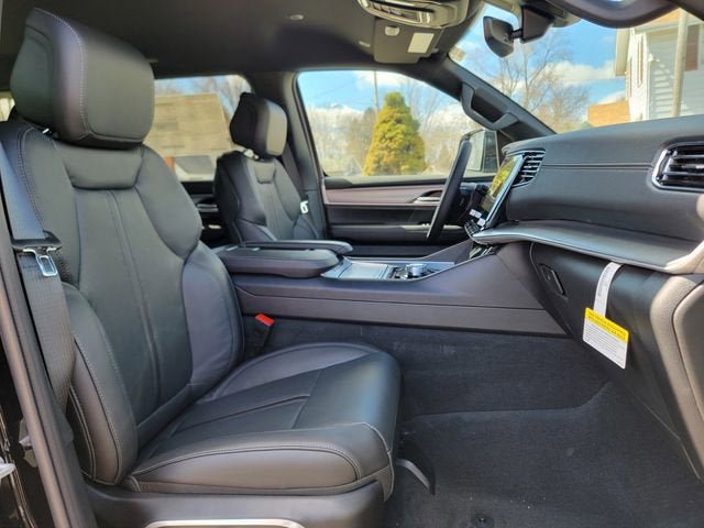 New 2026 Jeep Grand Wagoneer 4WD image 24