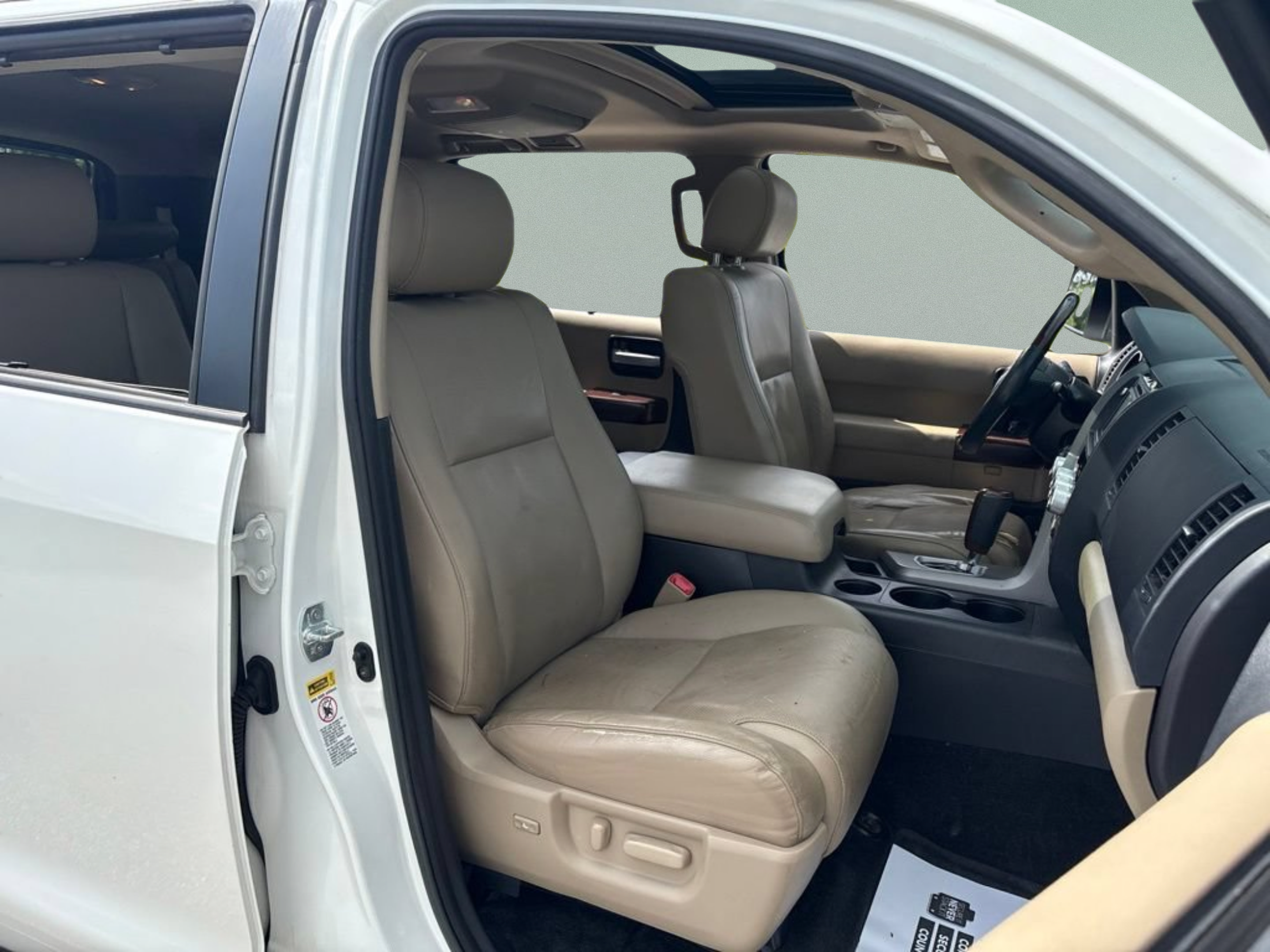 Used 2016 Toyota Sequoia Platinum RWD image 36