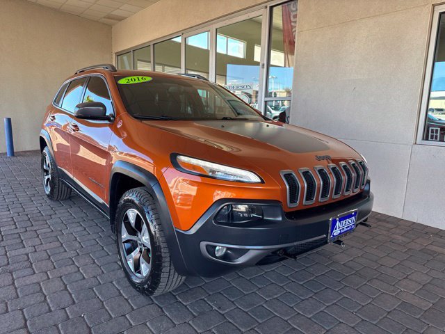 Used 2016 Jeep Cherokee Trailhawk w/ Comfort/Convenience Group AWD/4WD image 7