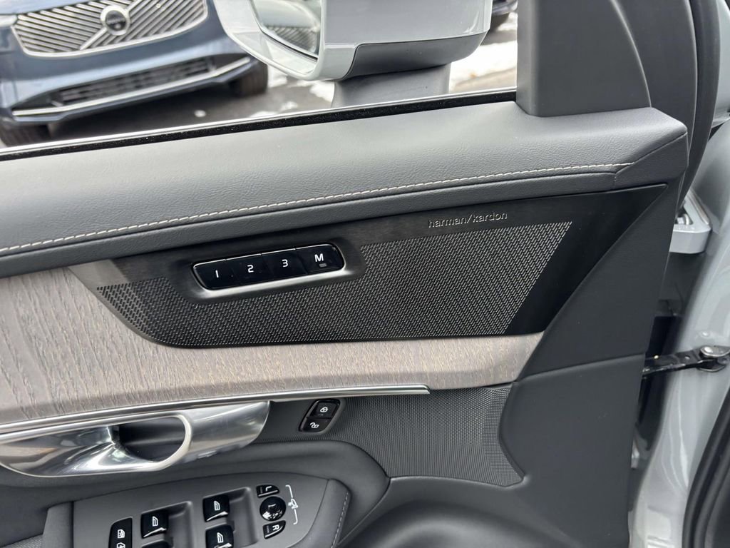 New 2026 Volvo XC90 B6 Ultra image 12