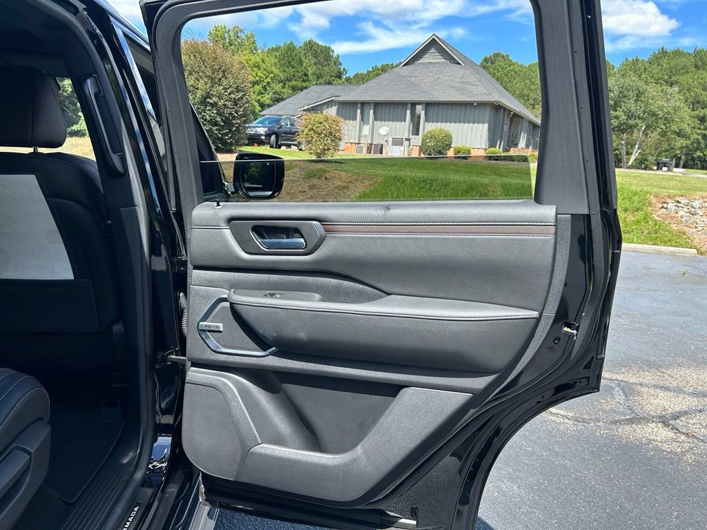 Used 2025 Nissan Armada Platinum Reserve RWD image 73