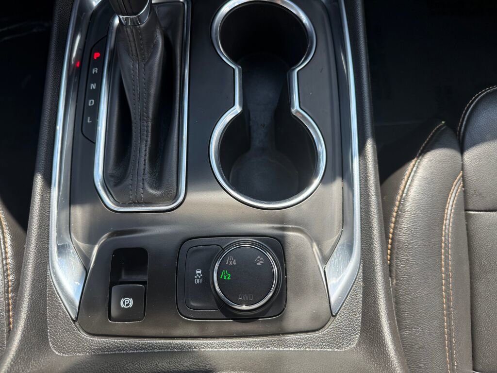 Used 2019 Chevrolet Traverse LT w/ LT Premium Package AWD/4WD image 24