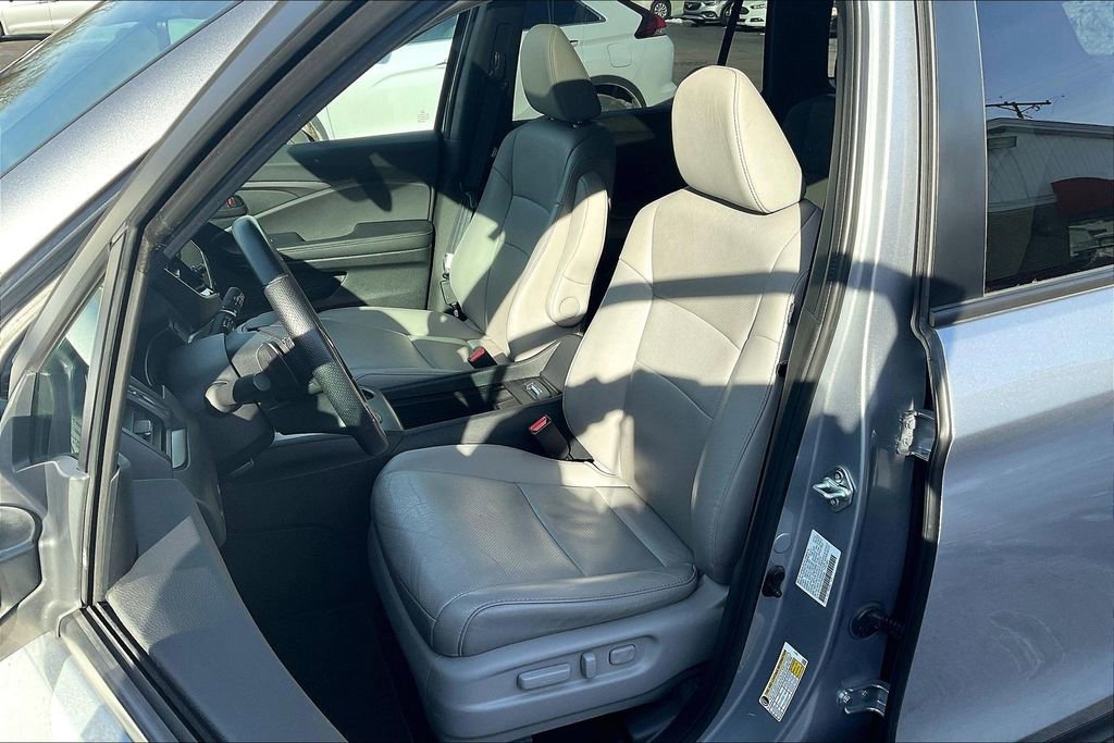 Used 2023 Honda Passport EX-L image 24