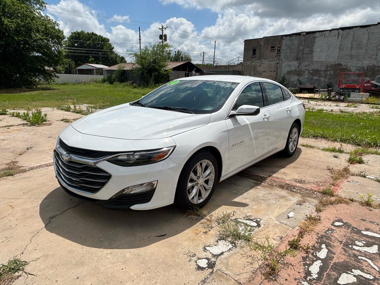 Used 2020 Chevrolet Malibu LT FWD image 2