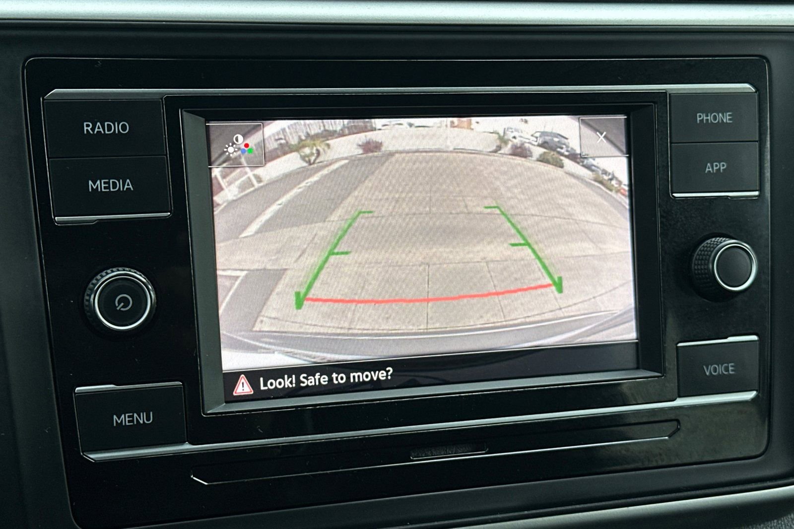 Certified 2022 Volkswagen Atlas Cross Sport SE image 20