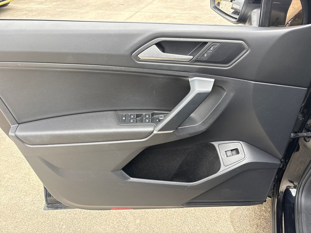 Used 2020 Volkswagen Tiguan SEL image 16