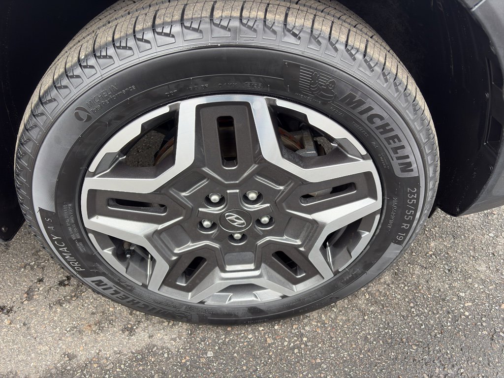 Used 2023 Hyundai Santa Fe Limited image 9