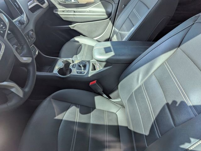 Used 2024 GMC Terrain Denali w/ Denali Premium Package image 8