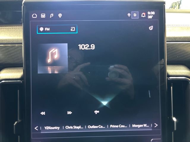 Used 2025 GMC Yukon AT4 w/ AT4 Premium Package image 19