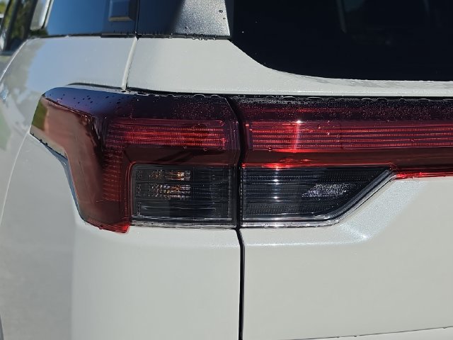 Certified 2026 Subaru Outback Premium AWD/4WD image 7