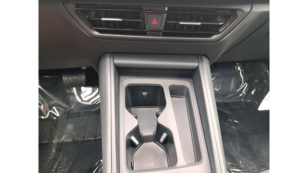 New 2025 Volkswagen Tiguan SE FWD image 17