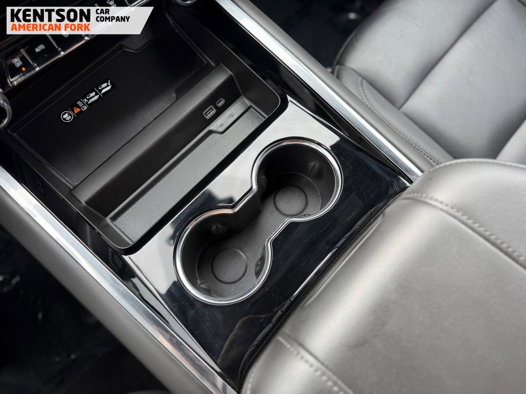 Used 2025 Chevrolet Suburban Z71 AWD/4WD image 25