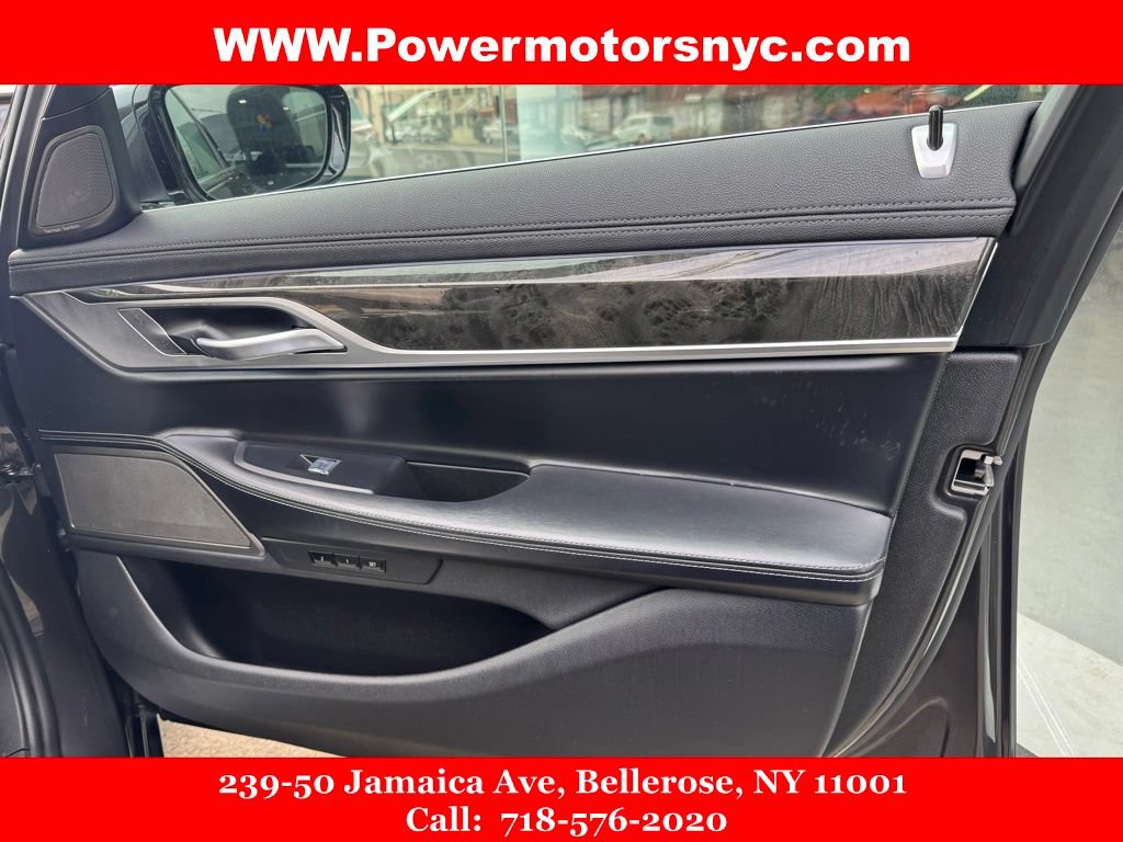 Used 2022 BMW 740i xDrive AWD/4WD image 36