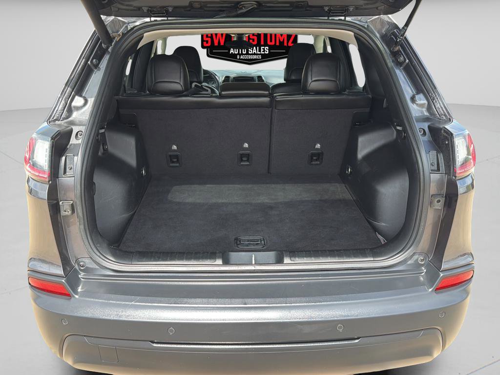 Used 2020 Jeep Cherokee Latitude Plus w/ Comfort/Convenience Group FWD image 13