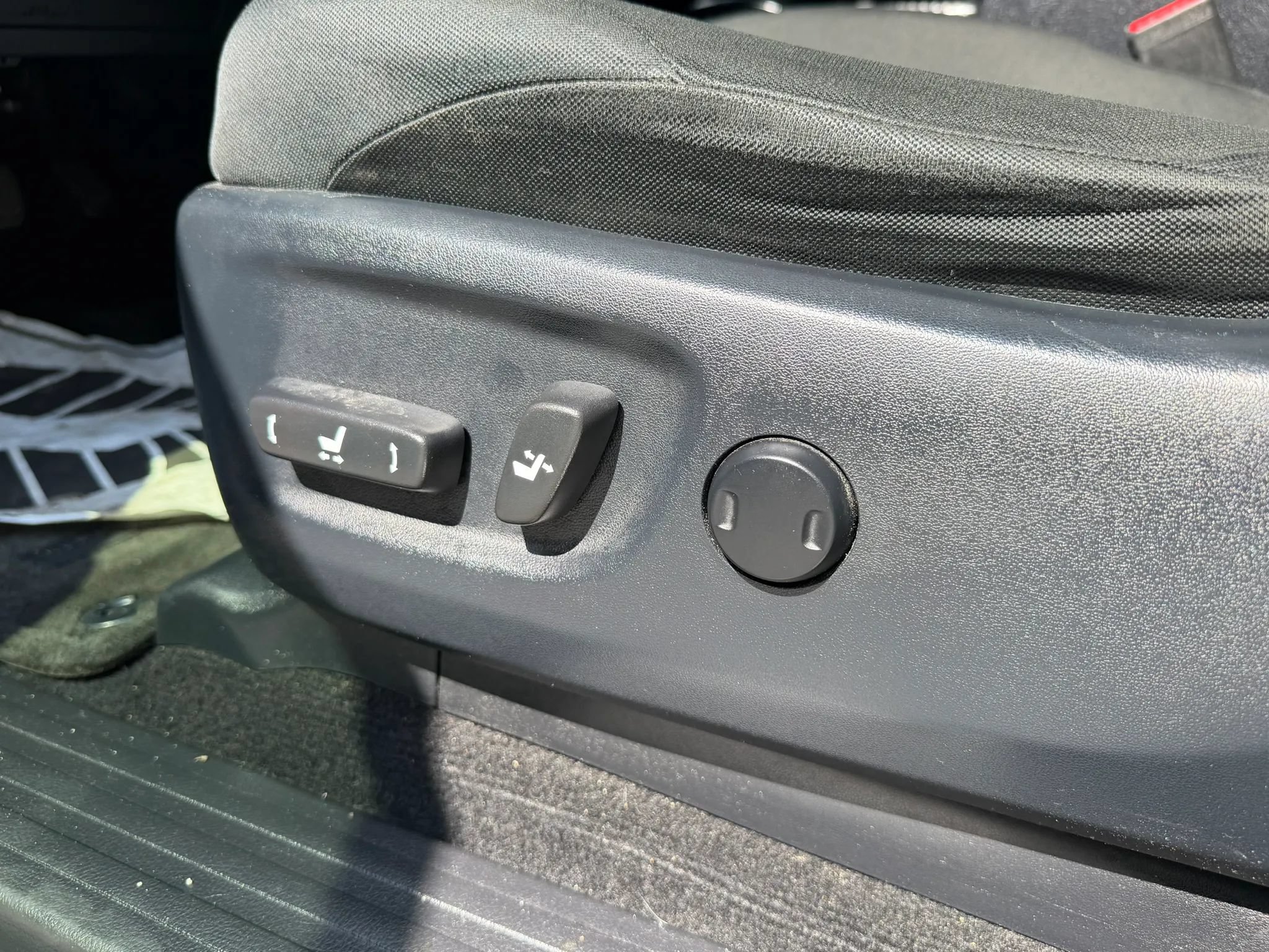 Used 2018 Toyota 4Runner TRD Off-Road AWD/4WD image 33