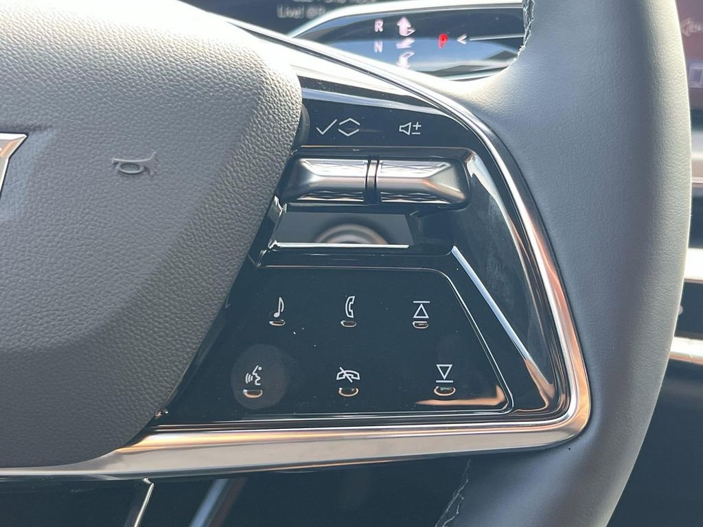 New 2025 Cadillac Lyriq Luxury image 14