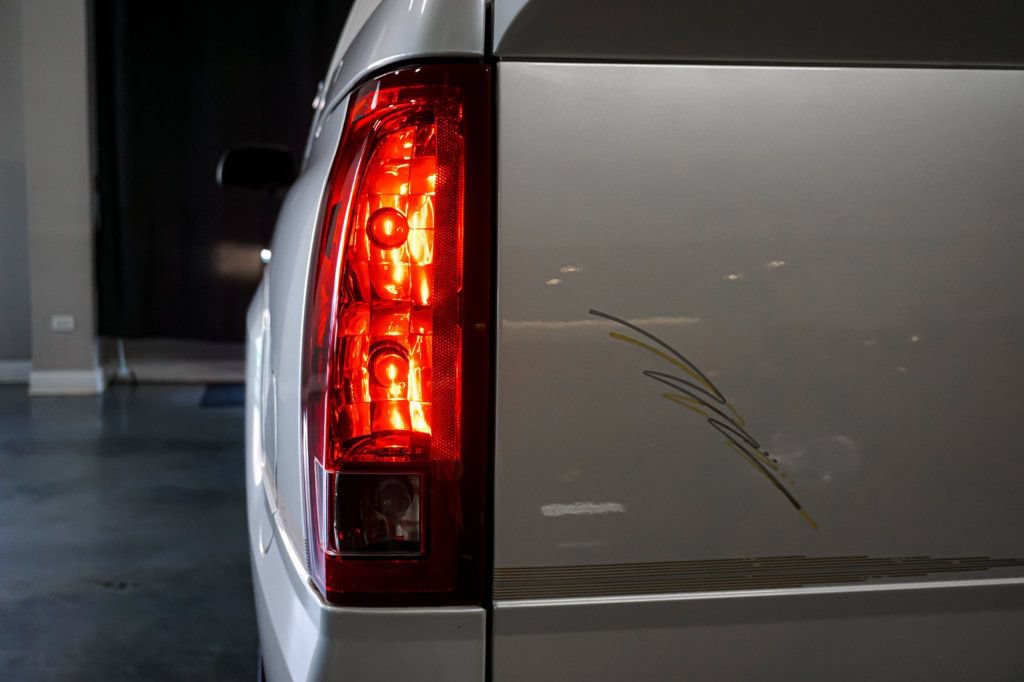 Used 2004 Cadillac Escalade EXT AWD/4WD image 81