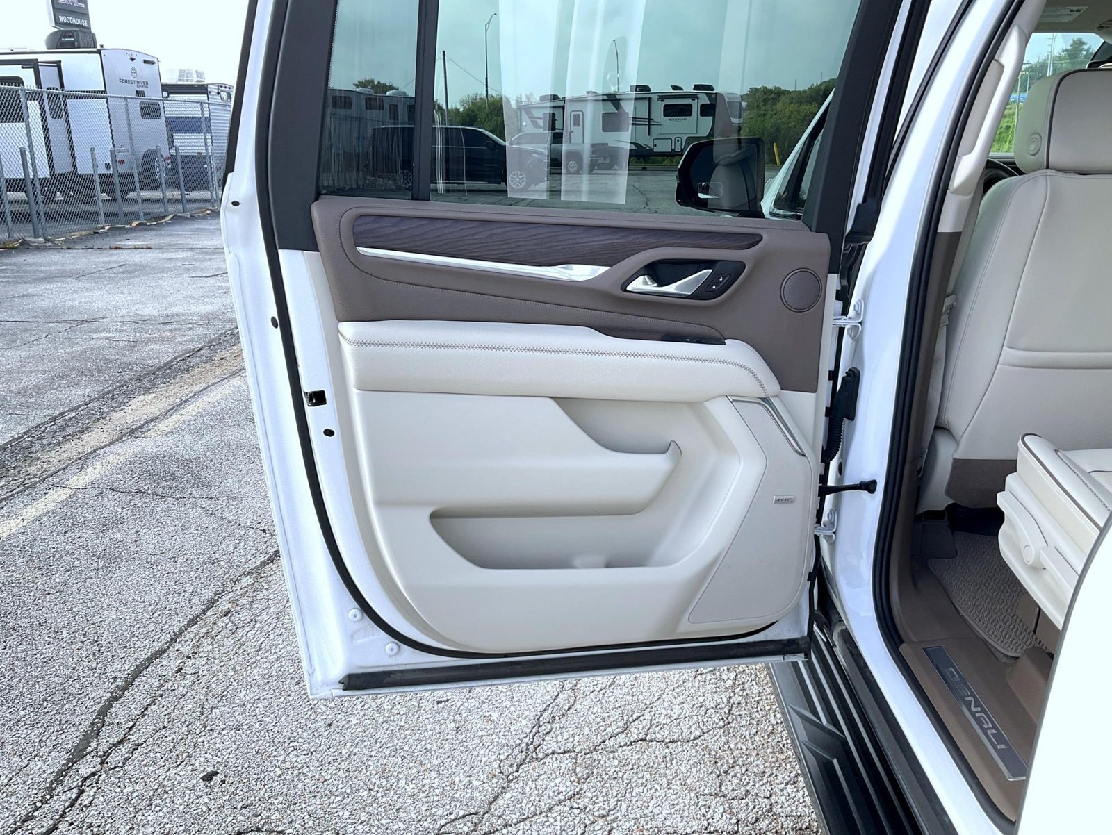 Certified 2023 GMC Yukon XL Denali AWD/4WD image 21