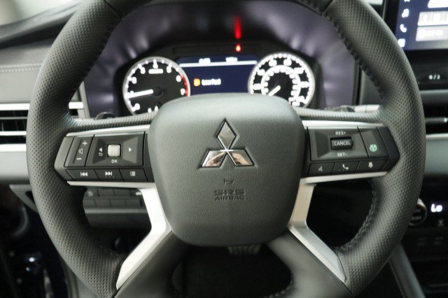 New 2026 Mitsubishi Outlander FWD image 8