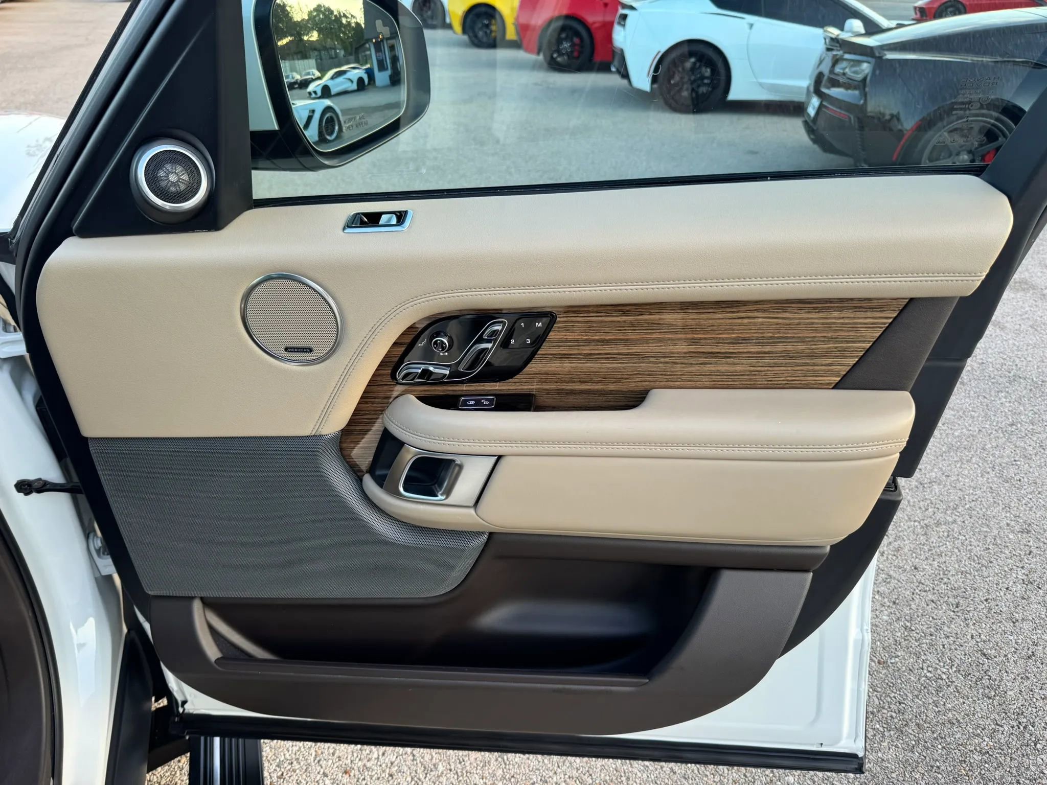 Used 2019 Land Rover Range Rover HSE AWD/4WD image 18