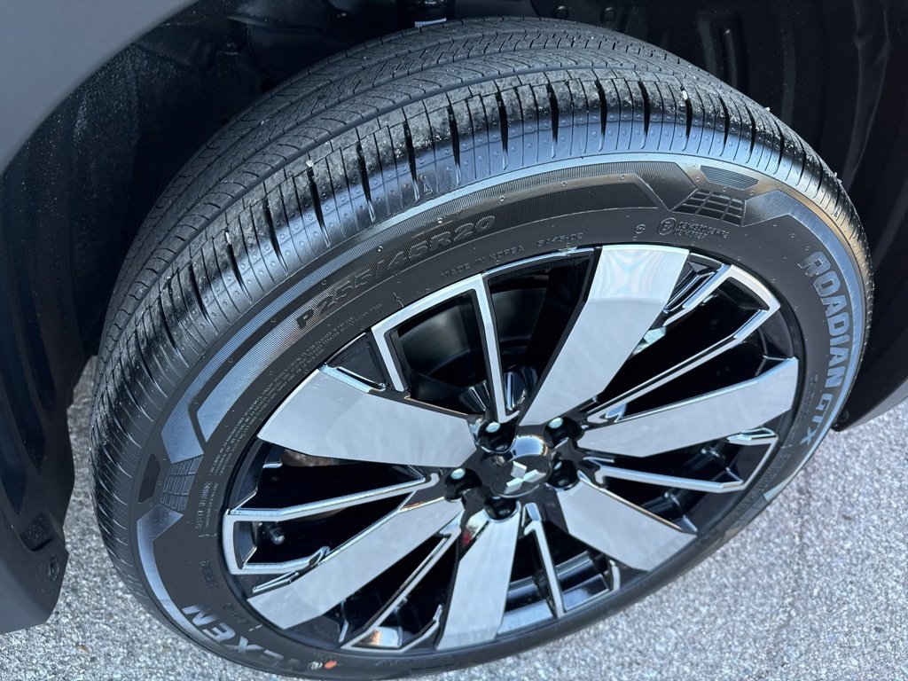 New 2025 Mitsubishi Outlander SE image 12