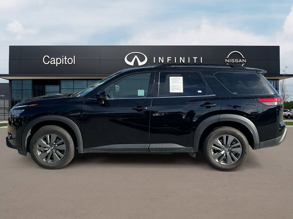 Used 2024 Nissan Pathfinder SV image 8
