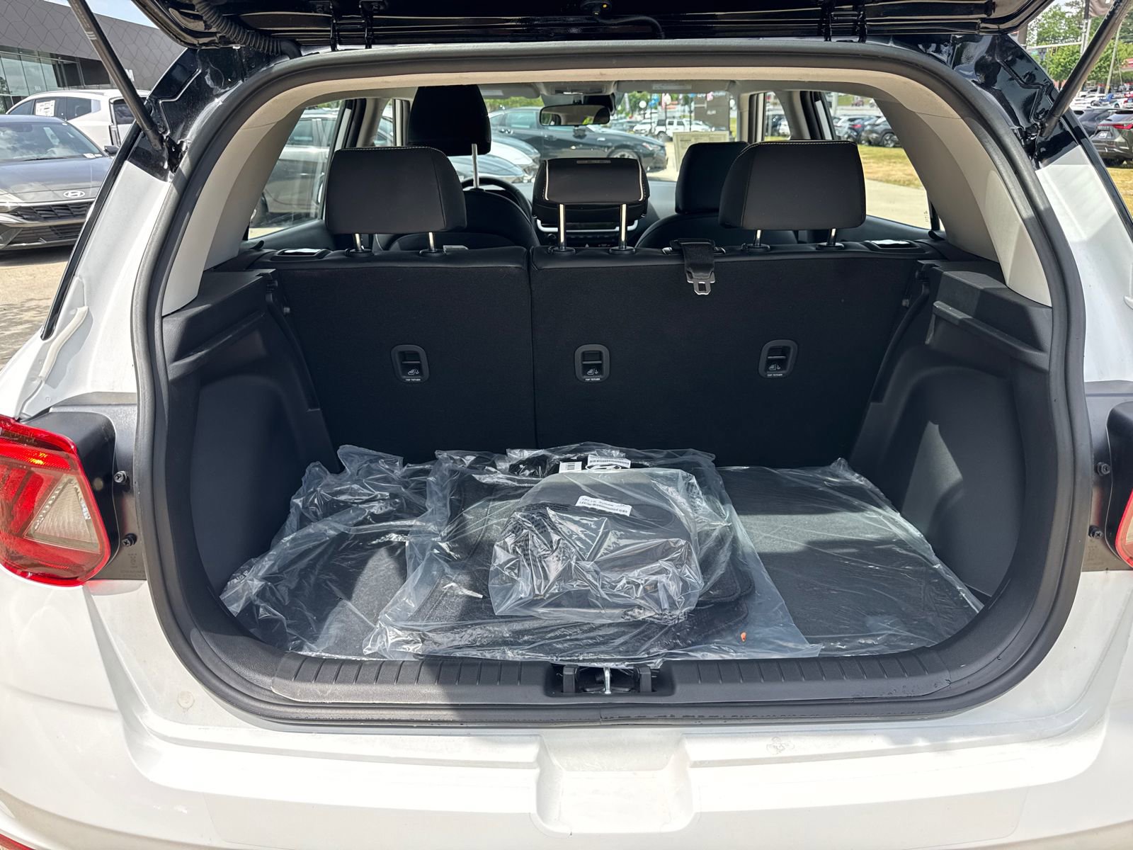 Certified 2026 Hyundai Venue SEL FWD image 18