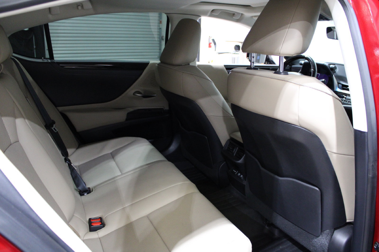 Used 2020 Lexus ES 300h w/ Premium Package FWD image 19