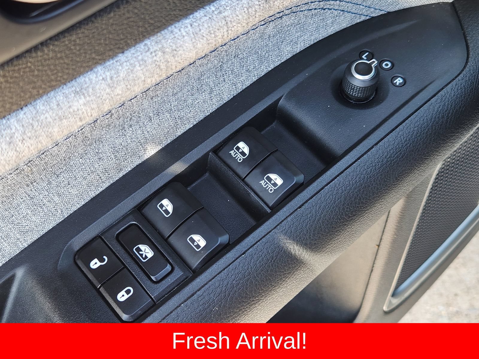 Used 2023 Jeep Compass Sport AWD/4WD image 28