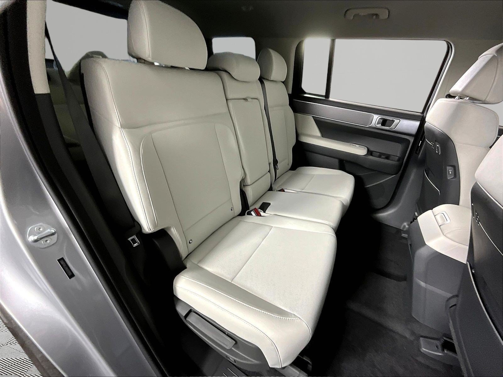 New 2027 Hyundai Santa Fe SE FWD image 19