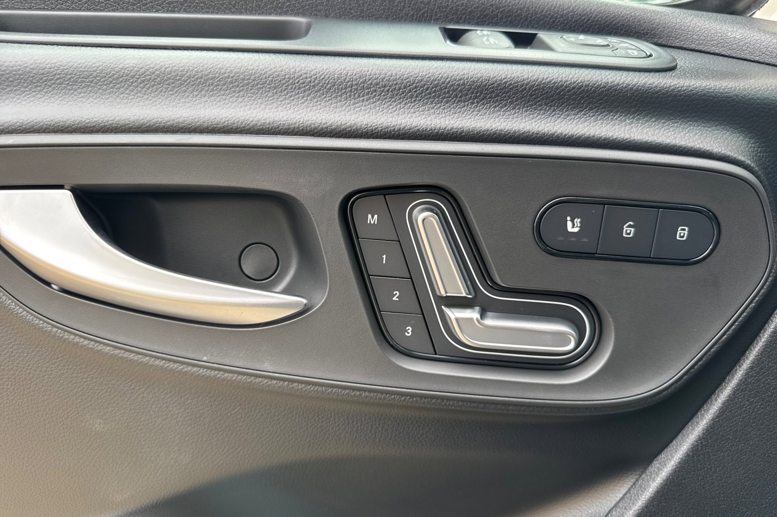 New 2025 Mercedes-Benz Sprinter 2500 image 12