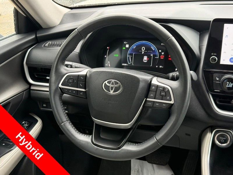 Used 2024 Toyota Grand Highlander XLE image 15